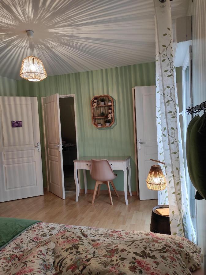 เลส แบคชูเซียนส์ Hotel Saint-Georges-sur-Layon ห้อง รูปภาพ