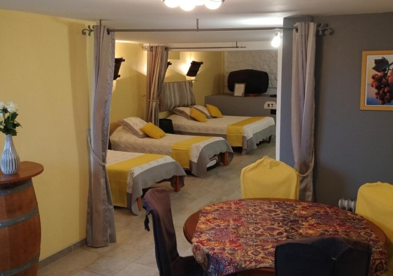 เลส แบคชูเซียนส์ Hotel Saint-Georges-sur-Layon ห้อง รูปภาพ